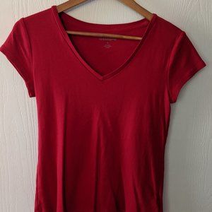 Red V-Neck basic tee
